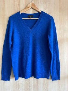 Cashmere Women's Blue V-Neck Sweater